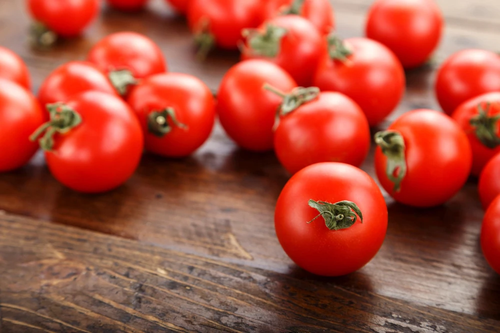Large Red Cherry Tomato Seeds - Sweet & Juicy Fruit, 300 Seeds - Image 4