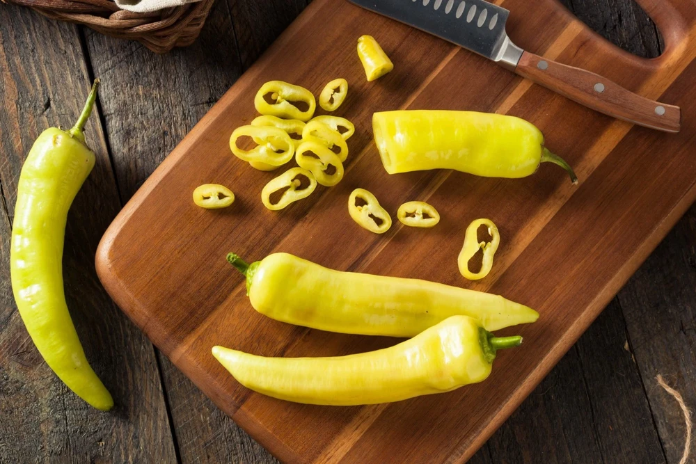 250 Sweet Banana Pepper Seeds - Hungarian Capsicum Annuum Vegetable - Image 1
