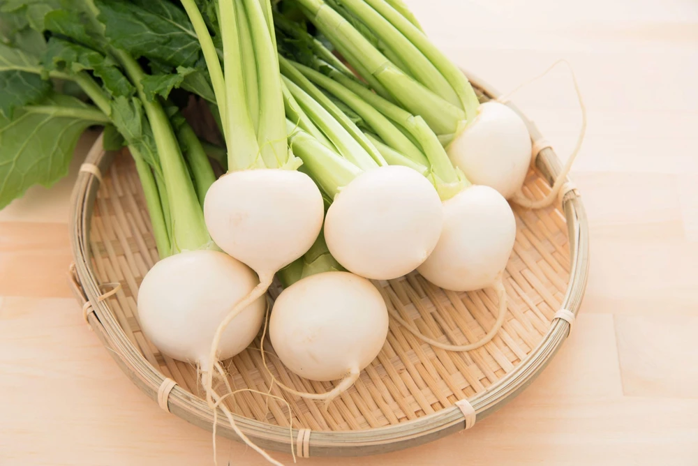 300 White Egg Turnip Vegetable Seeds - Brassica Rapa - Image 1