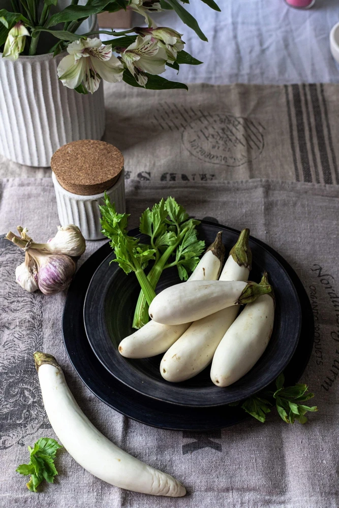 40 White Star Finger Fruit Eggplant Seeds - Solanum Melongena Aubergine Vegetable Seeds - Image 4