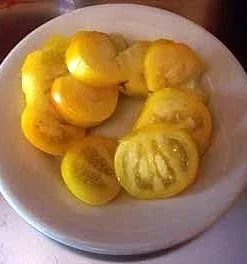 Azoychka Russian Heirloom Tomato Seeds - Deep Yellow, 20 Seed Pack, Indeterminate - Image 2