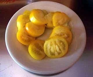 Azoychka Russian Heirloom Tomato Seeds - Deep Yellow, 20 Seed Pack, Indeterminate - Image 2